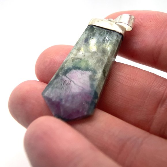 Ruby In Zoisite 35.30ct Solid 925 Sterling Silver Pendant - Picture 1 of 6